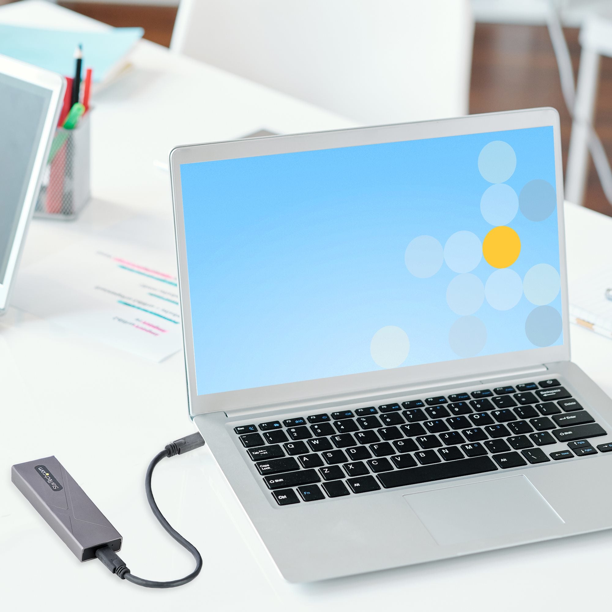 M.2 PCIe NVMe/M.2 SATA SSD USB Enclosure