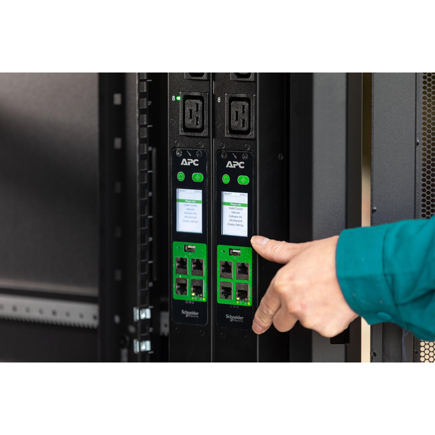 APC Easy PDU Switched Zero U 32A 230V 20 C13 4 C19 IEC309