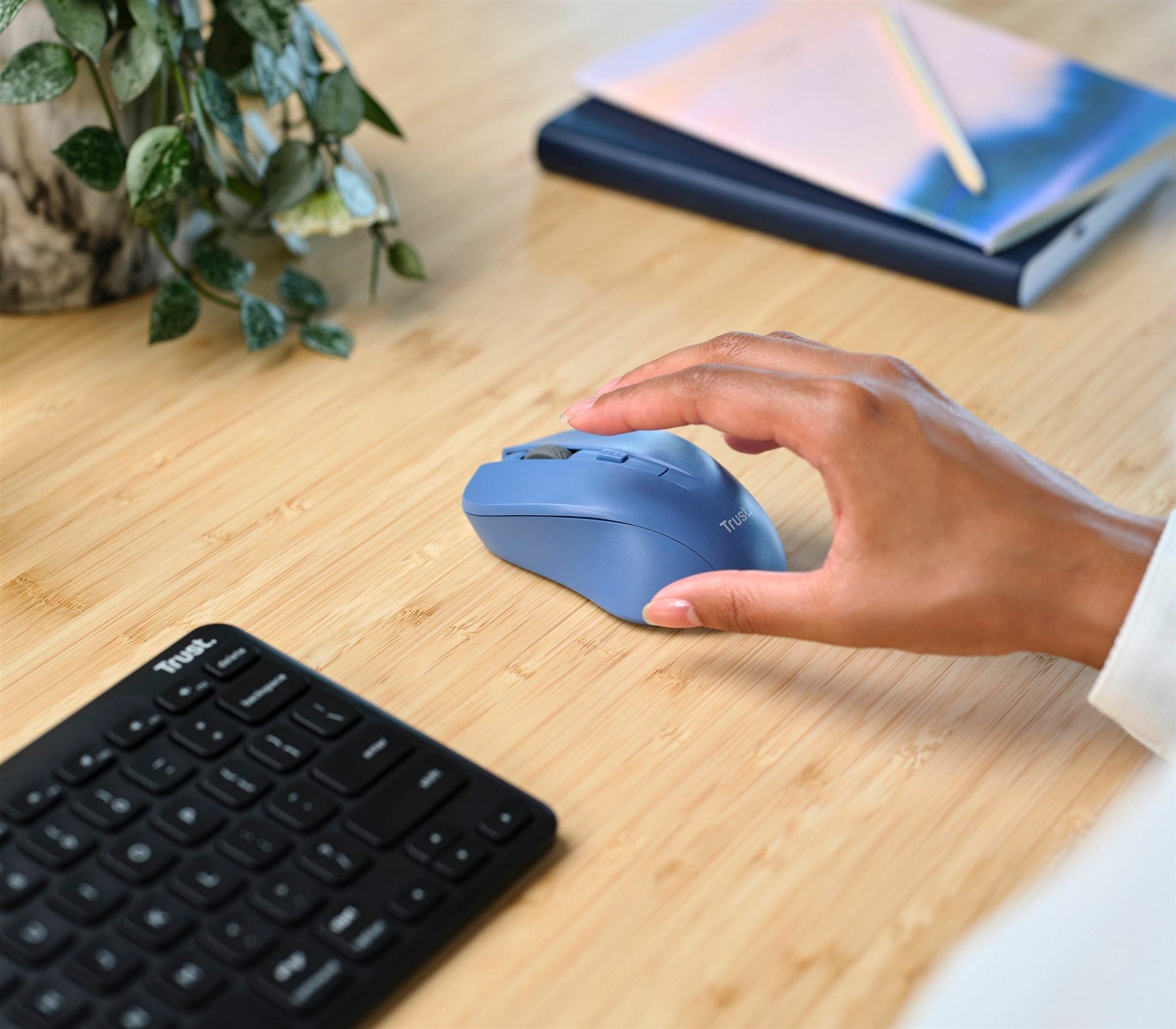 TRUST Souris sans fil silencieuse MYDO SILENT Bleue - ECO