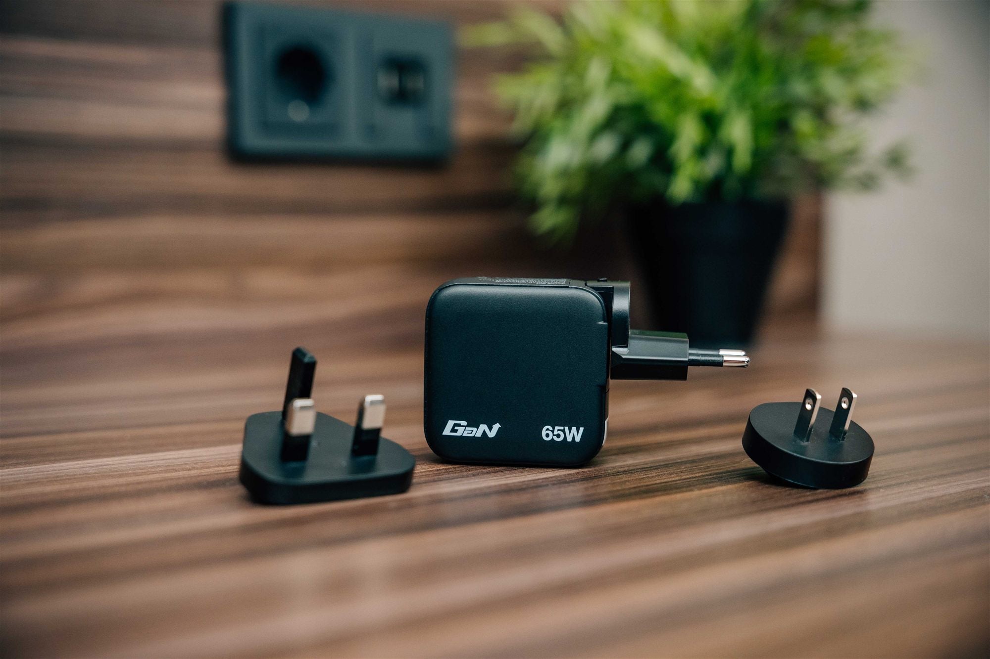 Mini GaN Charger 65W with Display