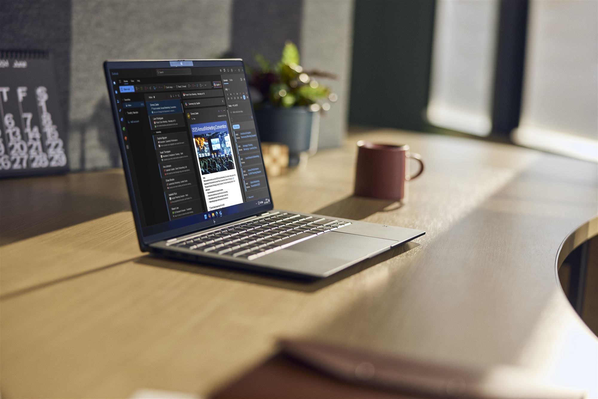 HP EliteBook X G2i AI Intel Core Ultra X7 358H 14p WUXGA 64Go LPDDR5X 1To SSD be+BT LTE 5G 3C Batt FPS UMA W11P NG PRM 1yr Wrty