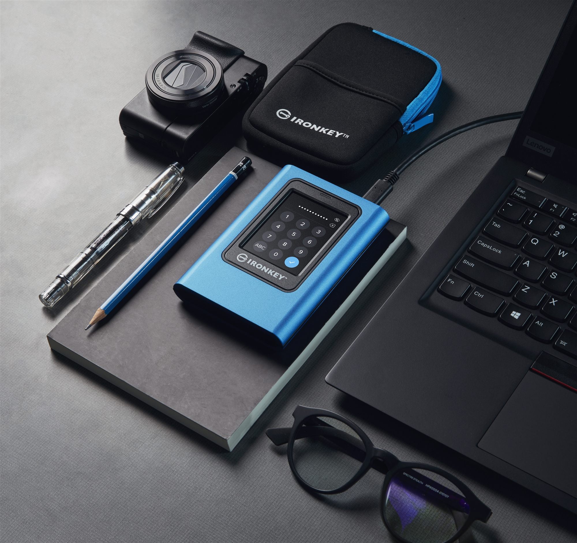 KINGSTON 3840Go IronKey Vault Privacy 80 XTS-AES 256-bit Encrypted External SSD