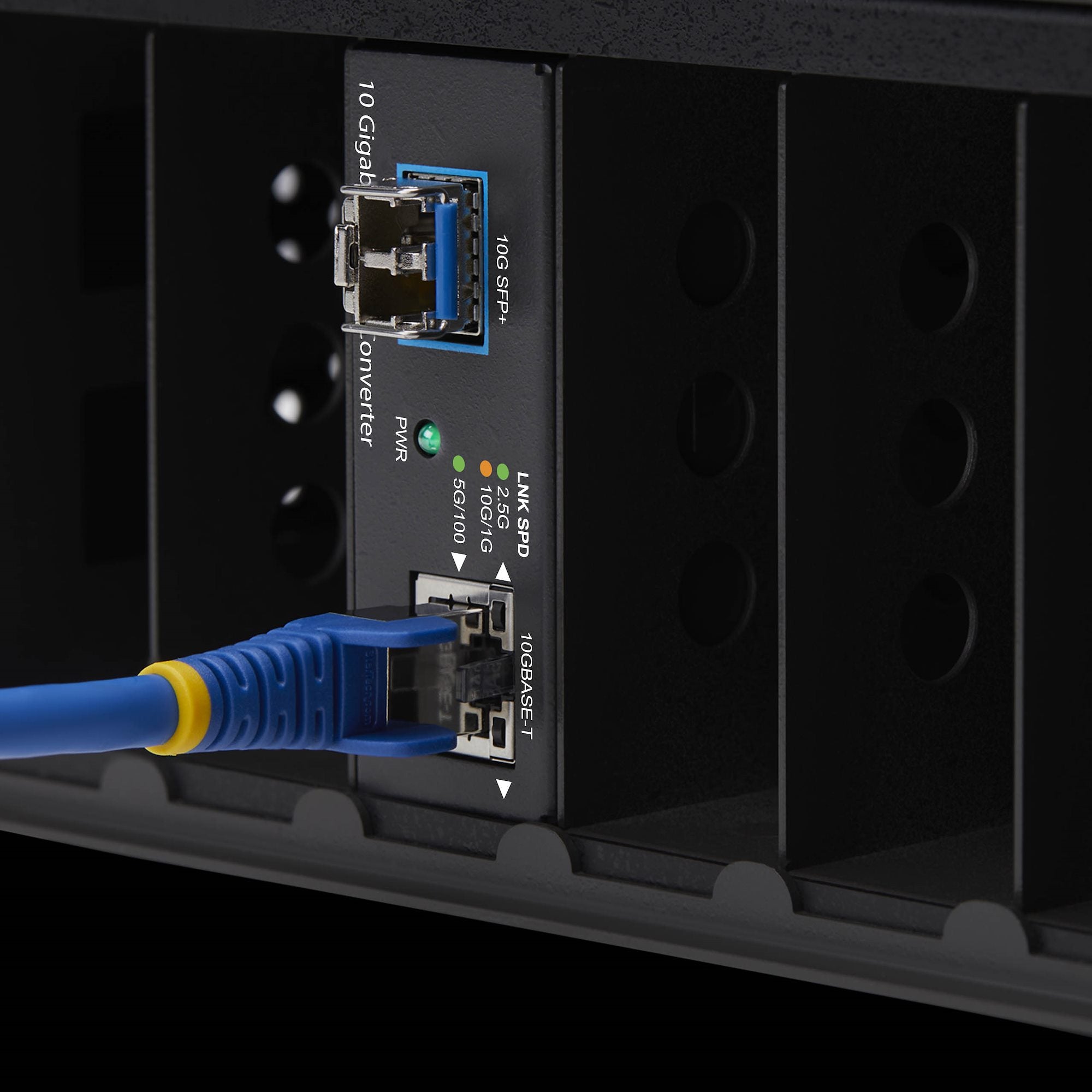 10GbE Multi-Gigabit Media Converter TAA