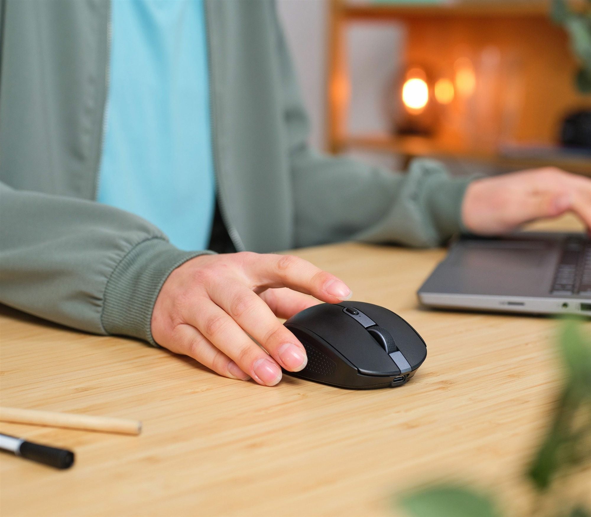 TRUST Souris sans fil OZAA Compact multi-connexion - Noire
