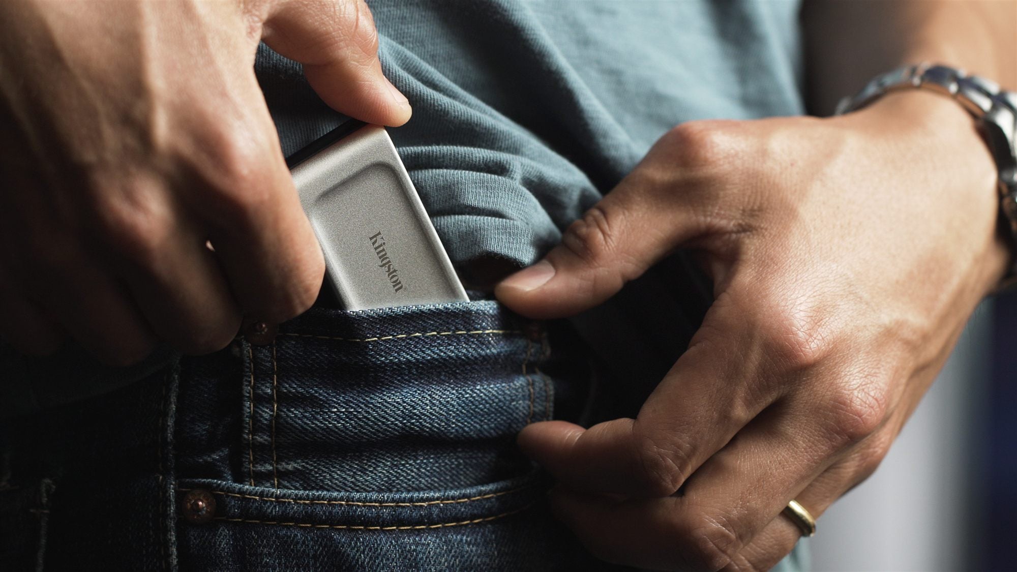 KINGSTON 4To PORTABLE SSD XS2000