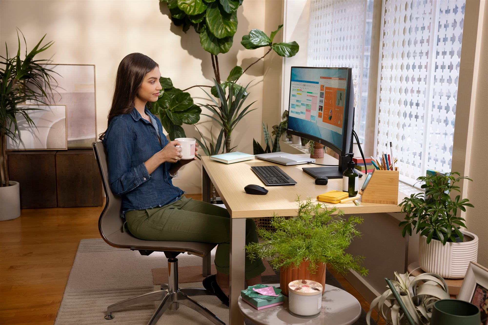 HP Écran incurvé P34hc G4 WQHD 34p WQHD 3440x1440 HDMI USB-C USB port USB hub DisplayPort 3/3/0