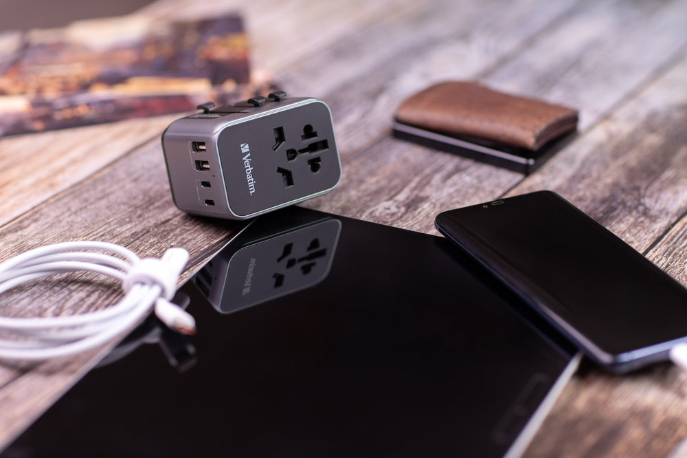 Verbatim Universal Travel Adapter UTA-03