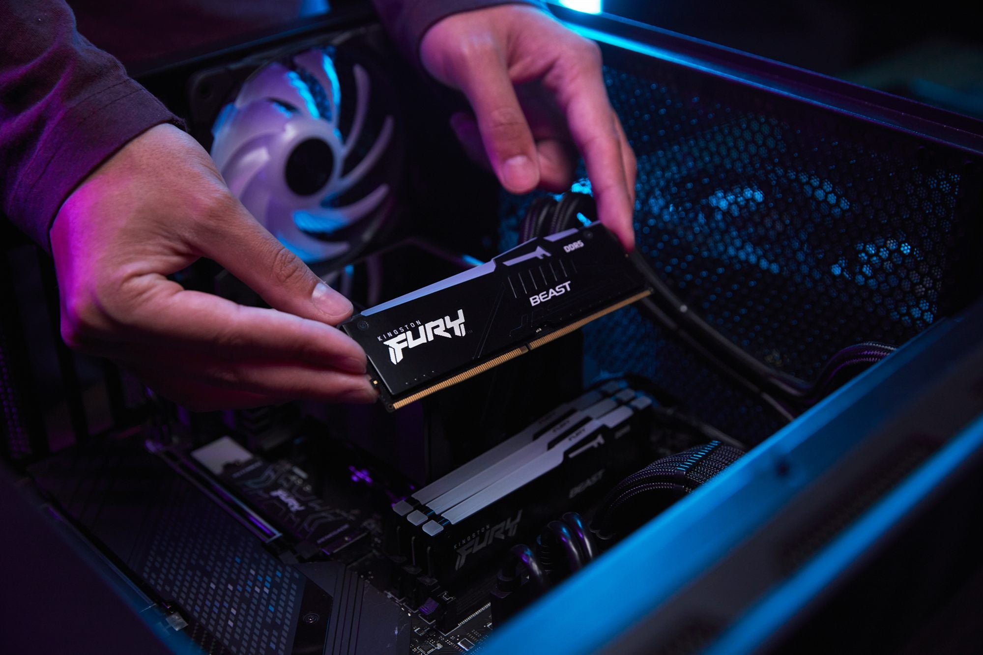 KINGSTON 32Go 6400MT/s DDR5 CL32 DIMM Kit of 2 FURY Beast RGB EXPO