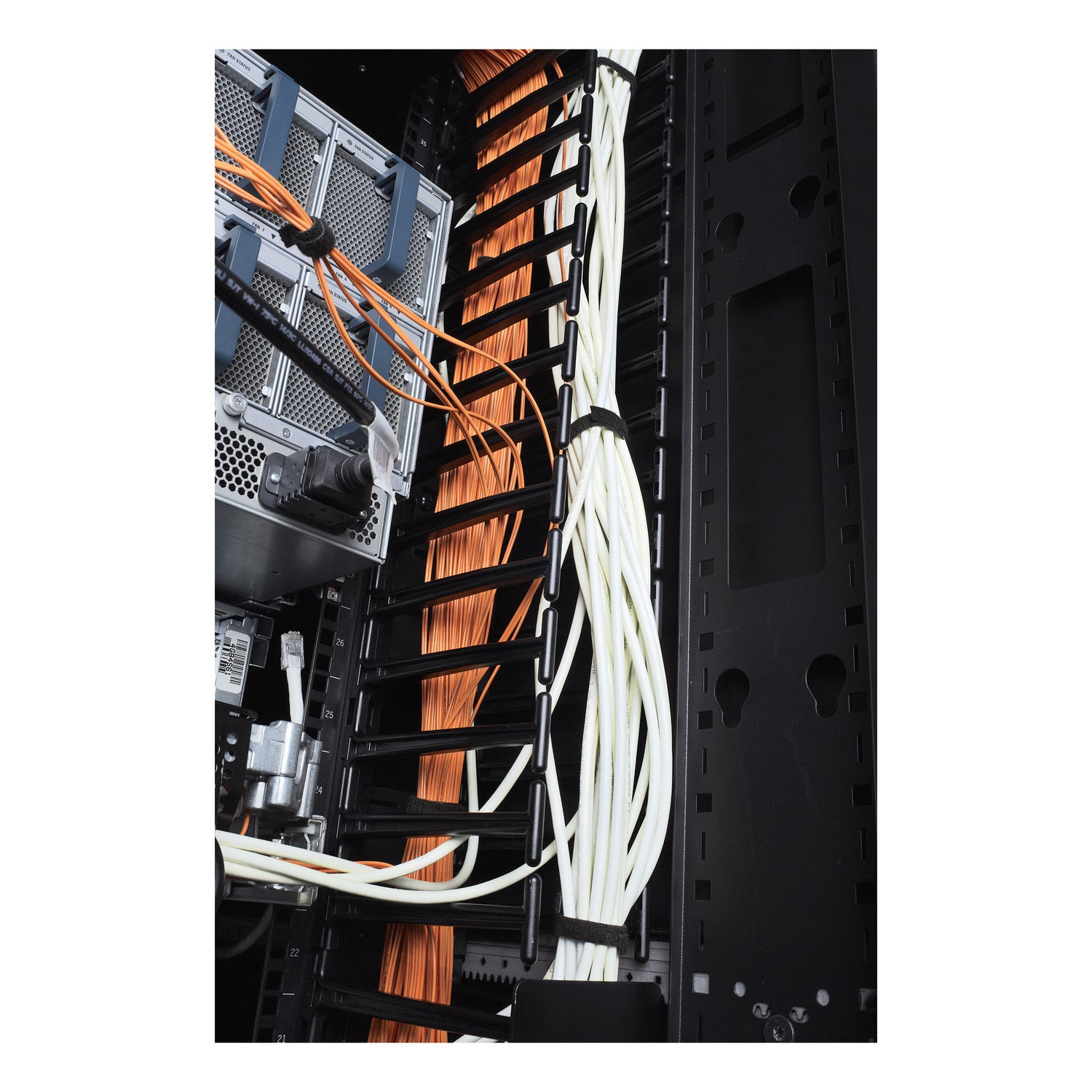 Vertical Cable Manager f NetShelter SX