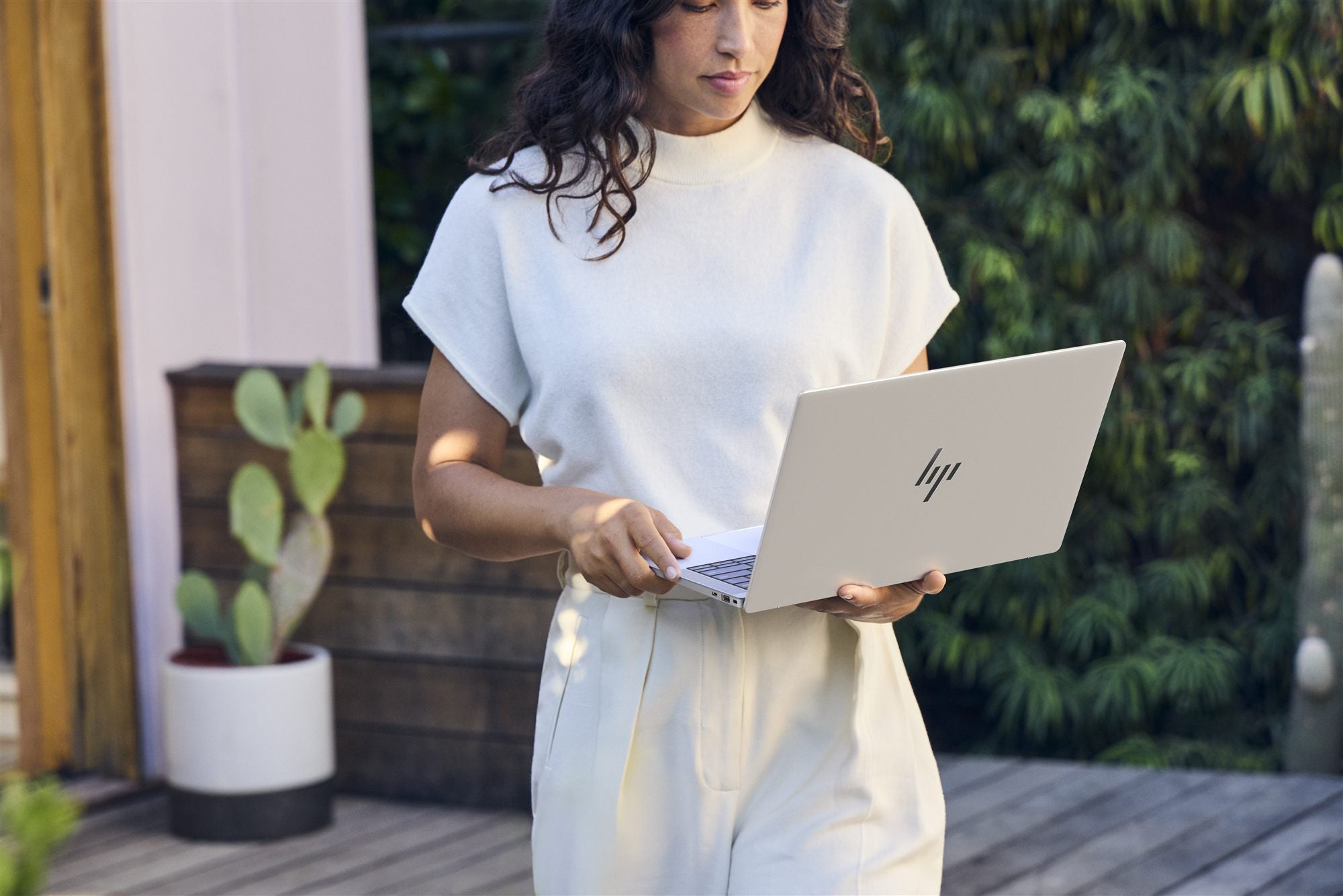 HP EliteBook X G2a AI AMD Ryzen AI 5 435 14p WUXGA 16Go LPDDR5X 512Go SSD be+BT 3C Batt FPS UMA W11P 1yr Wrty