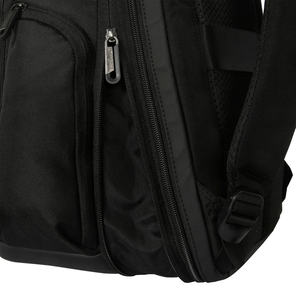 Voyager EXP 17" Backpack - Black