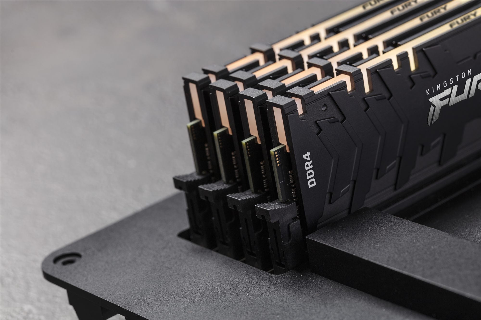 KINGSTON 32Go 3600MT/s DDR4 CL18 DIMM FURY Renegade RGB