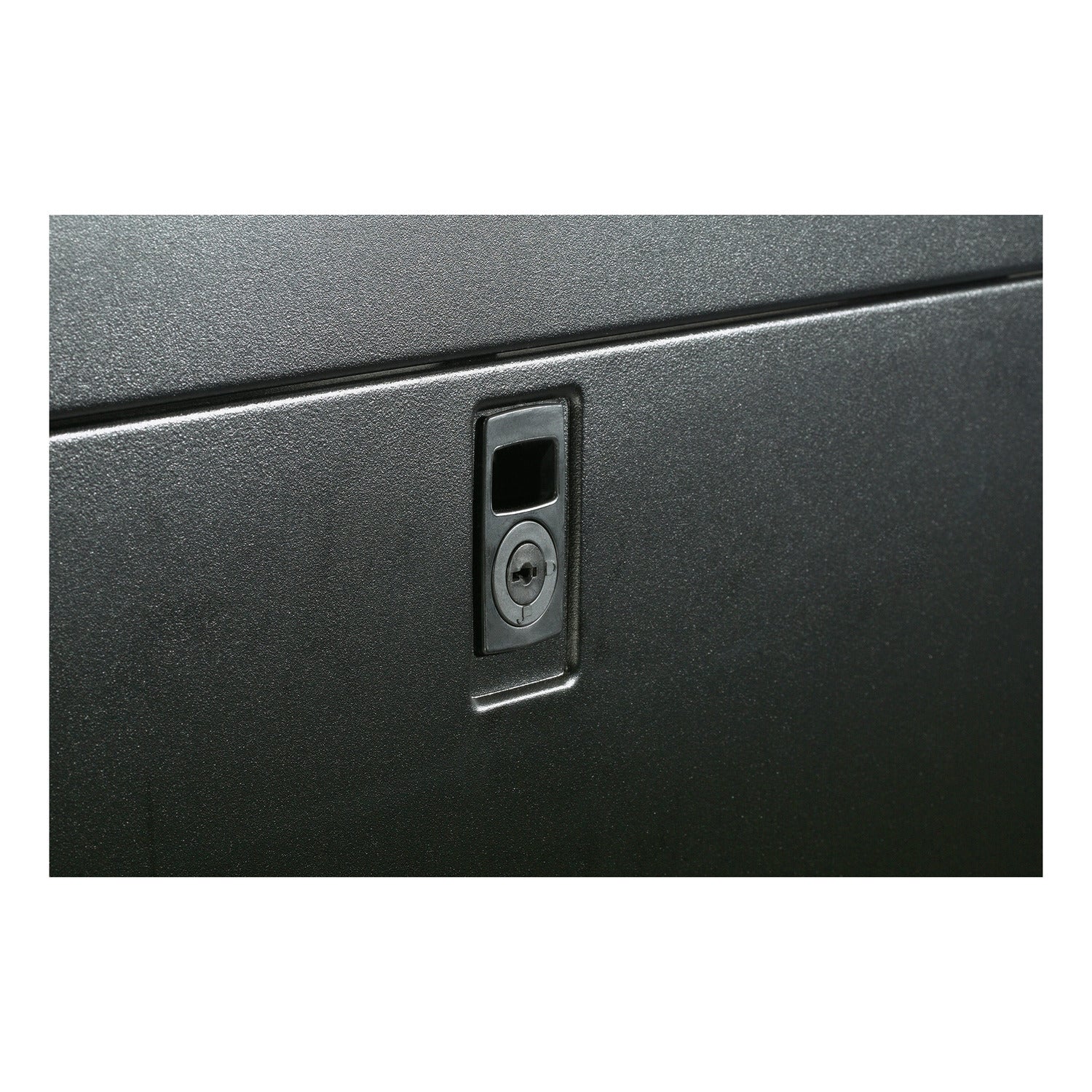 NetShelter AV 24U 600 x 825 Rails Black