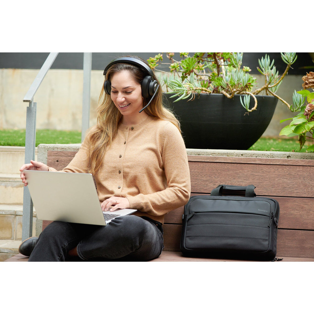 EQ Laptop Carrying Case 16