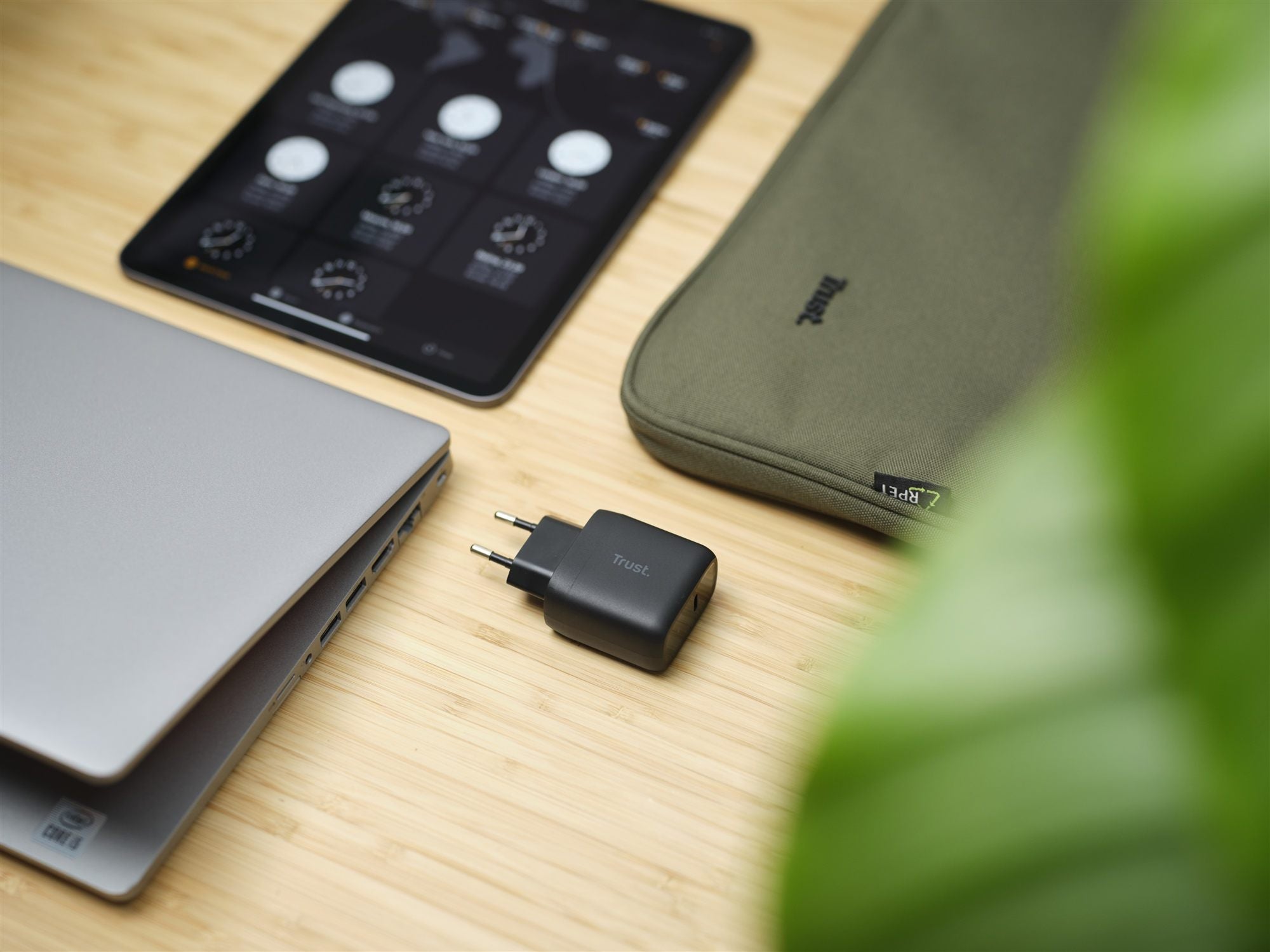 TRUST MAXO 45W USB-C Charger Black