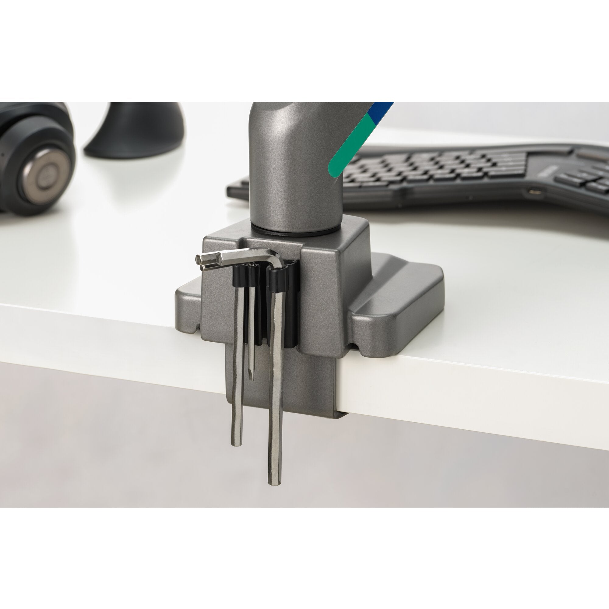 Kensington Dual Gas Arm with Crossbar