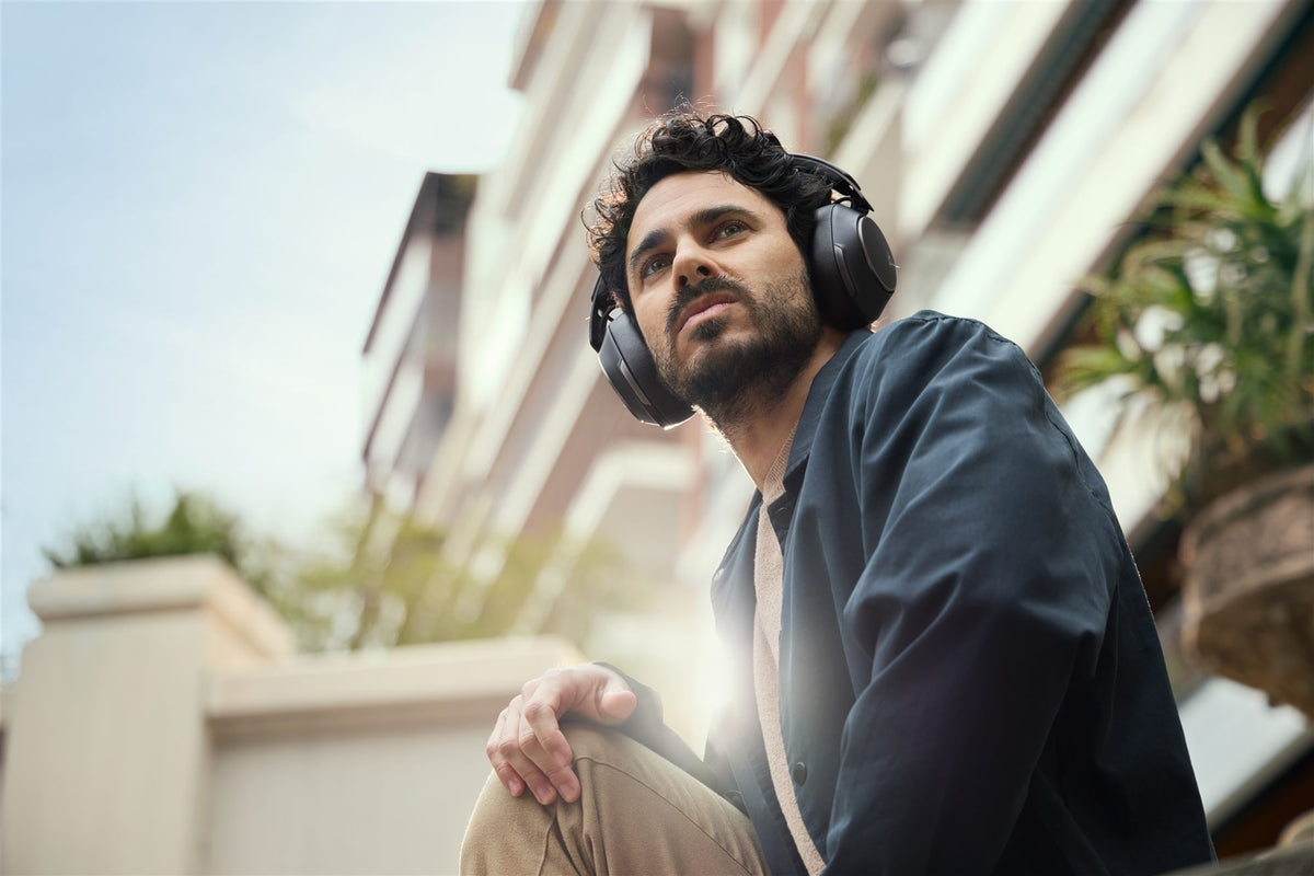 HP Poly Voyager Surround 80 UC Microsoft Teams Certified USB-C Headset +USB-C/A Adapter Sans fil Arceau Musique/Quotidien USB Type-C Bluetooth Socle de chargeme