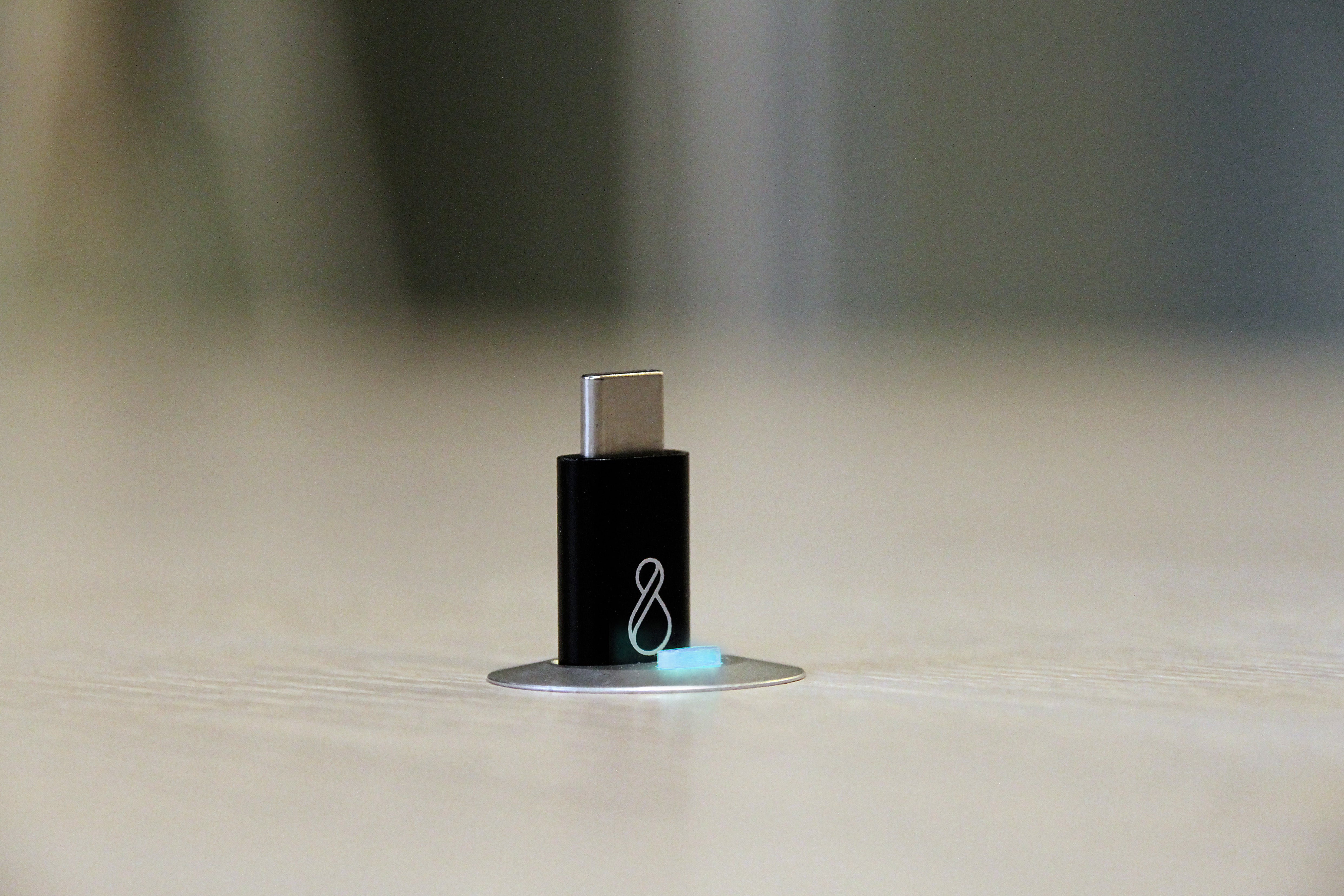 Ochno Socket, pull out, LED button, aluminium