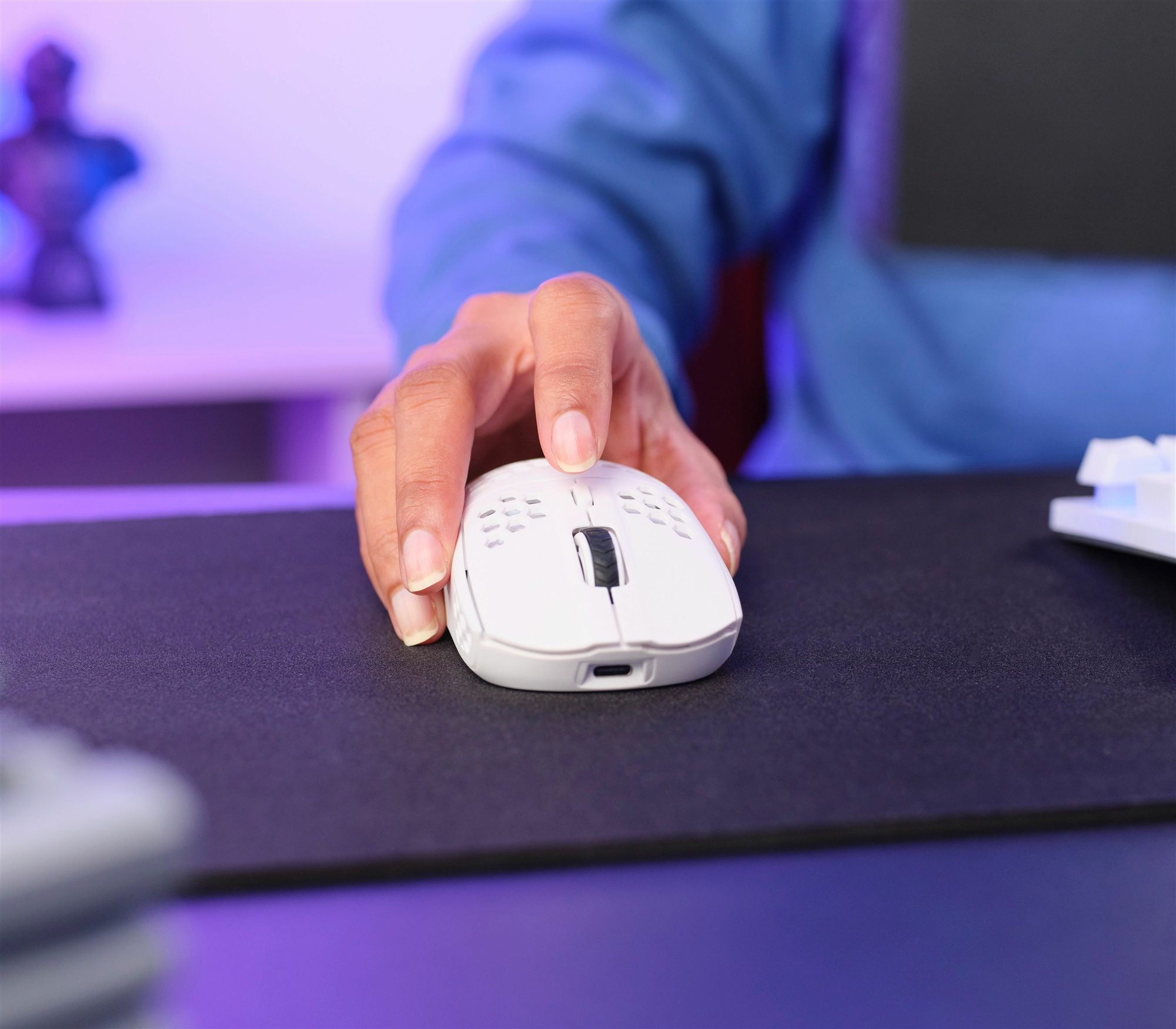 TRUST Souris gaming sans fil HELOX ultra légére - Blanche