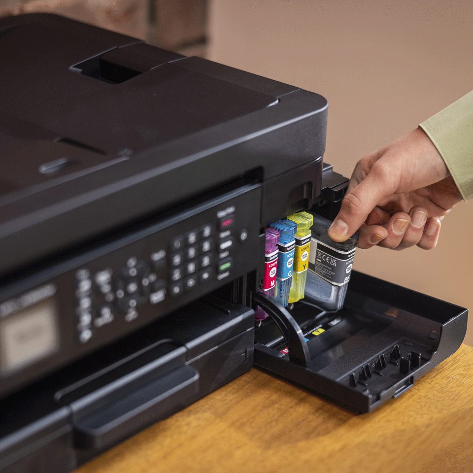 BROTHER Black standard ink cartridge yield up to 1.300 pages