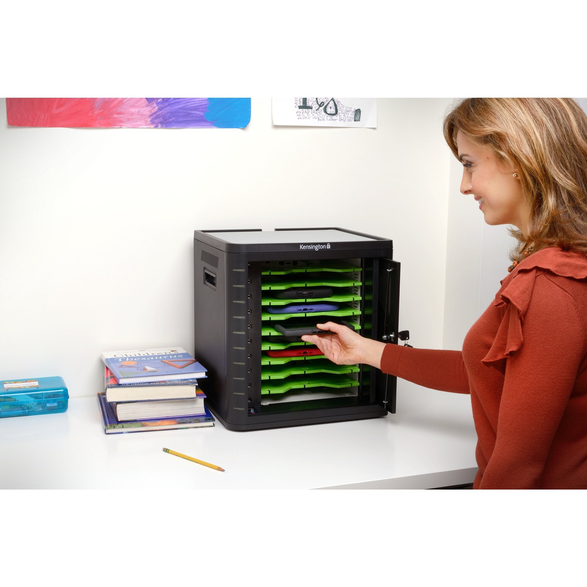 Charge+Sync Cabinet Universal Black