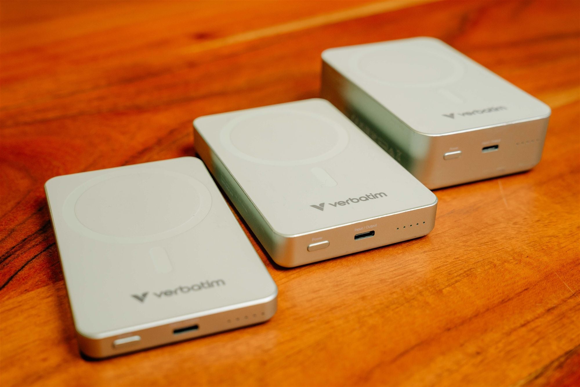 VERBATIM CHARGE N GO ESSENTIALS POWER BANK MAGNETIC WIRELESS 5000MAH GREEN WCF (P)