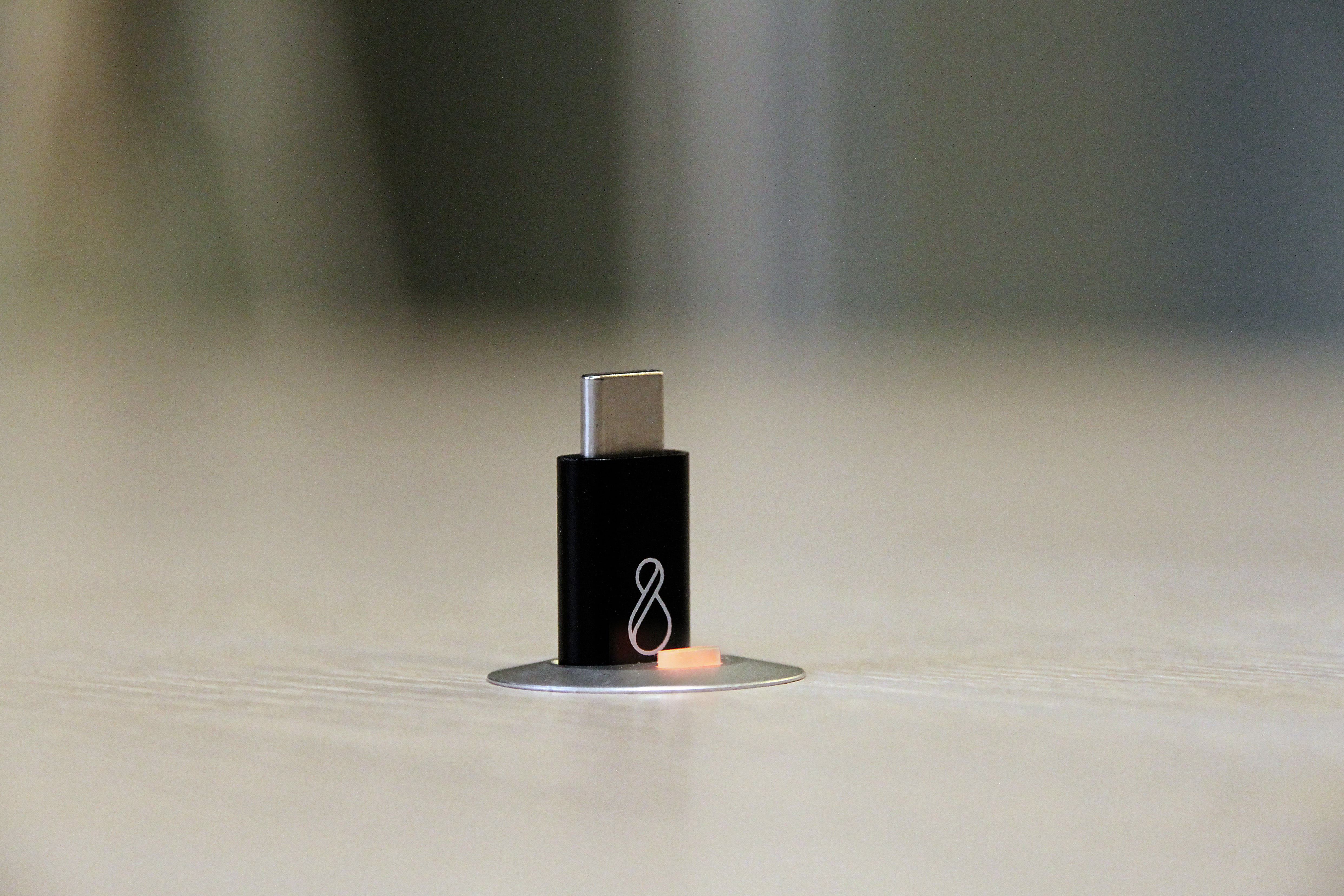 Ochno Socket, pull out, LED button, aluminium