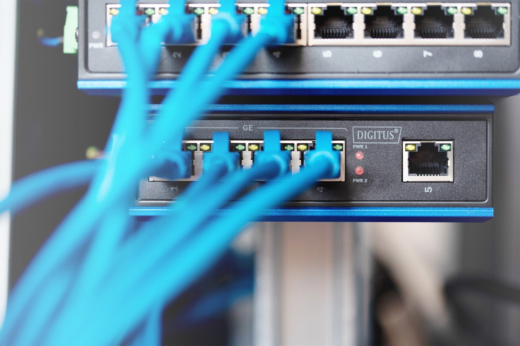Digitus DN-651118 commutateur réseau Non-géré L2 Gigabit Ethernet (10/100/1000) Noir, Bleu