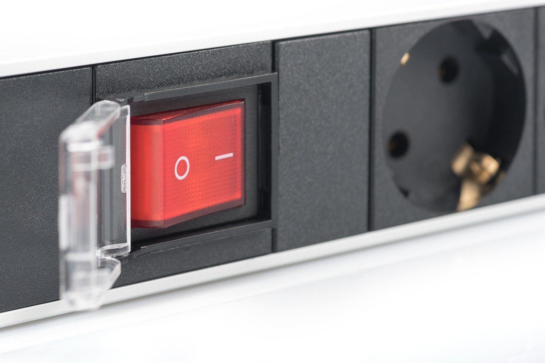 Digitus Bloc multiprise avec profilé en aluminium et interrupteur, prise électrique a contact de protection avec 7 sorties, connecteur a contact de pr