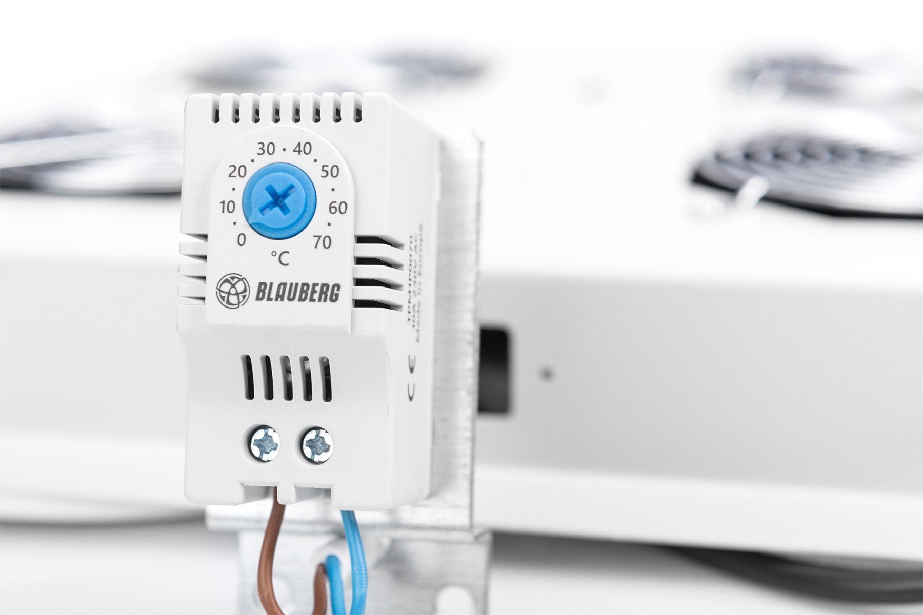 Digitus Unité de ventilation de toit pour armoires réseau de série Unique, armoires réseau et armoires serveur Dynamic Basic