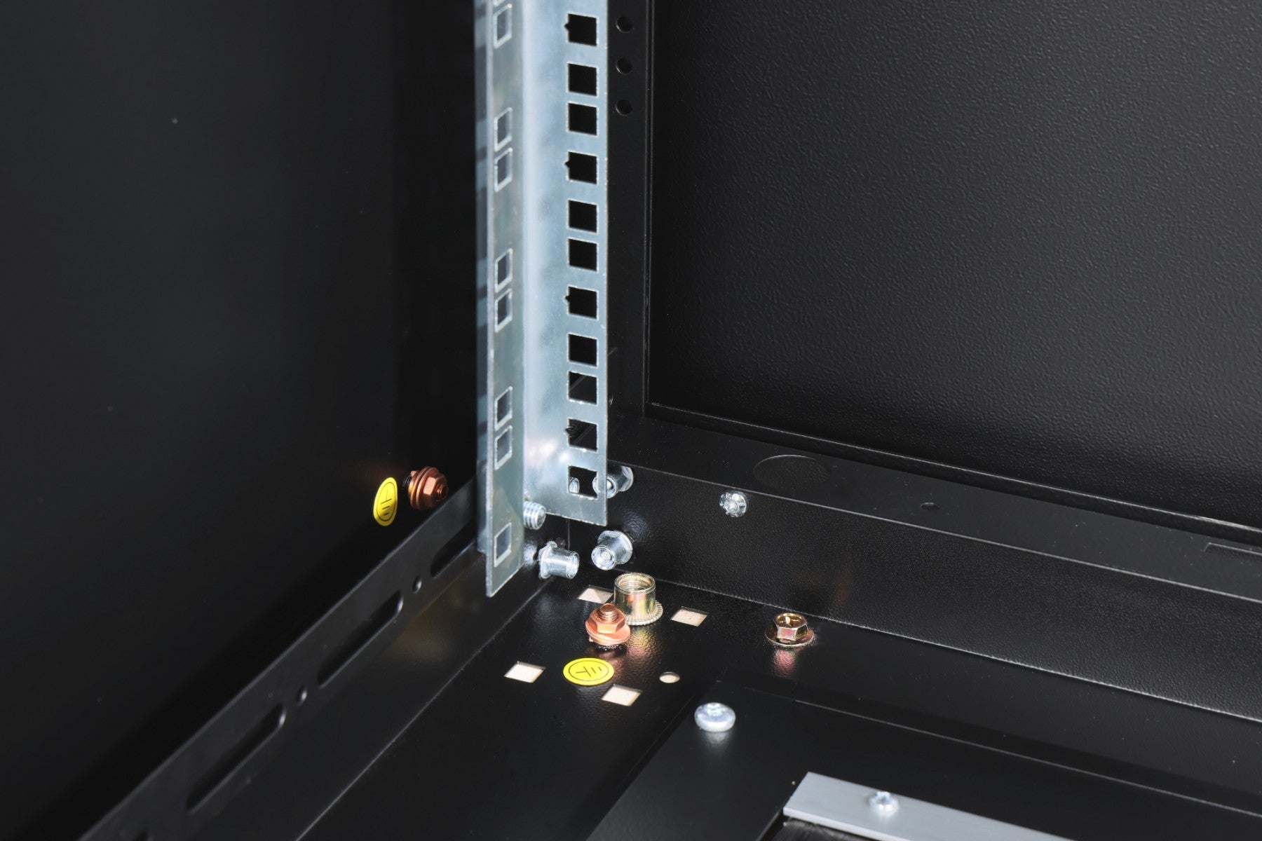 "Armoire réseau debout Unique 19"" 22U rack 600x600, porte avant en verre, noir, 800kg 1164x600x600 mm, couleur noire (RAL 9005)"