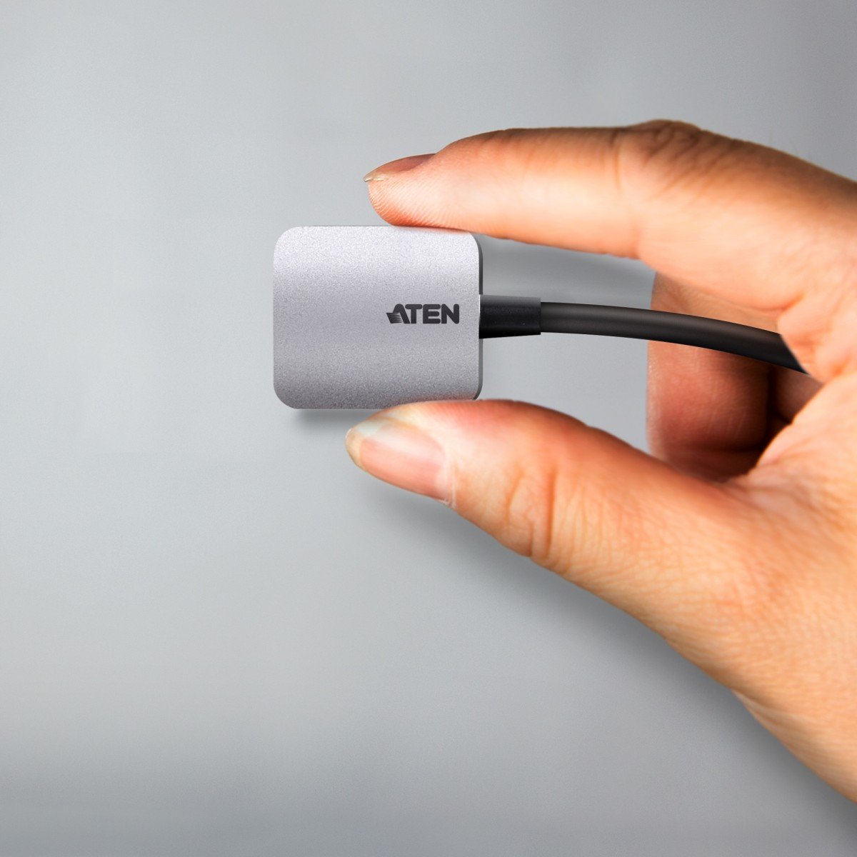 ATEN UC3002A-AT câble vidéo et adaptateur USB Type-C VGA (D-Sub) Noir, Argent