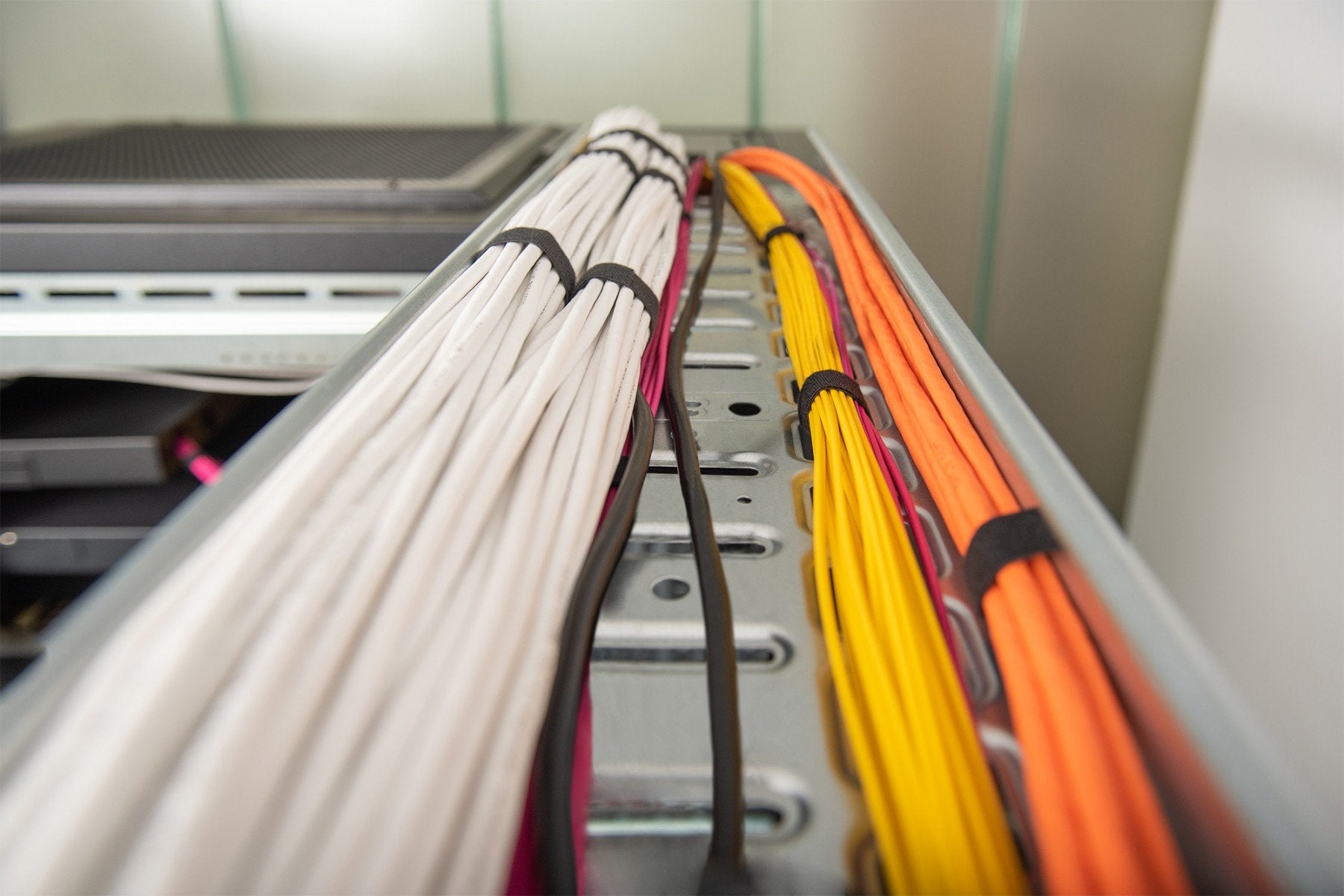 Digitus DK-1511-V-305-1 câble de réseau Gris Cat5e U/UTP (UTP)