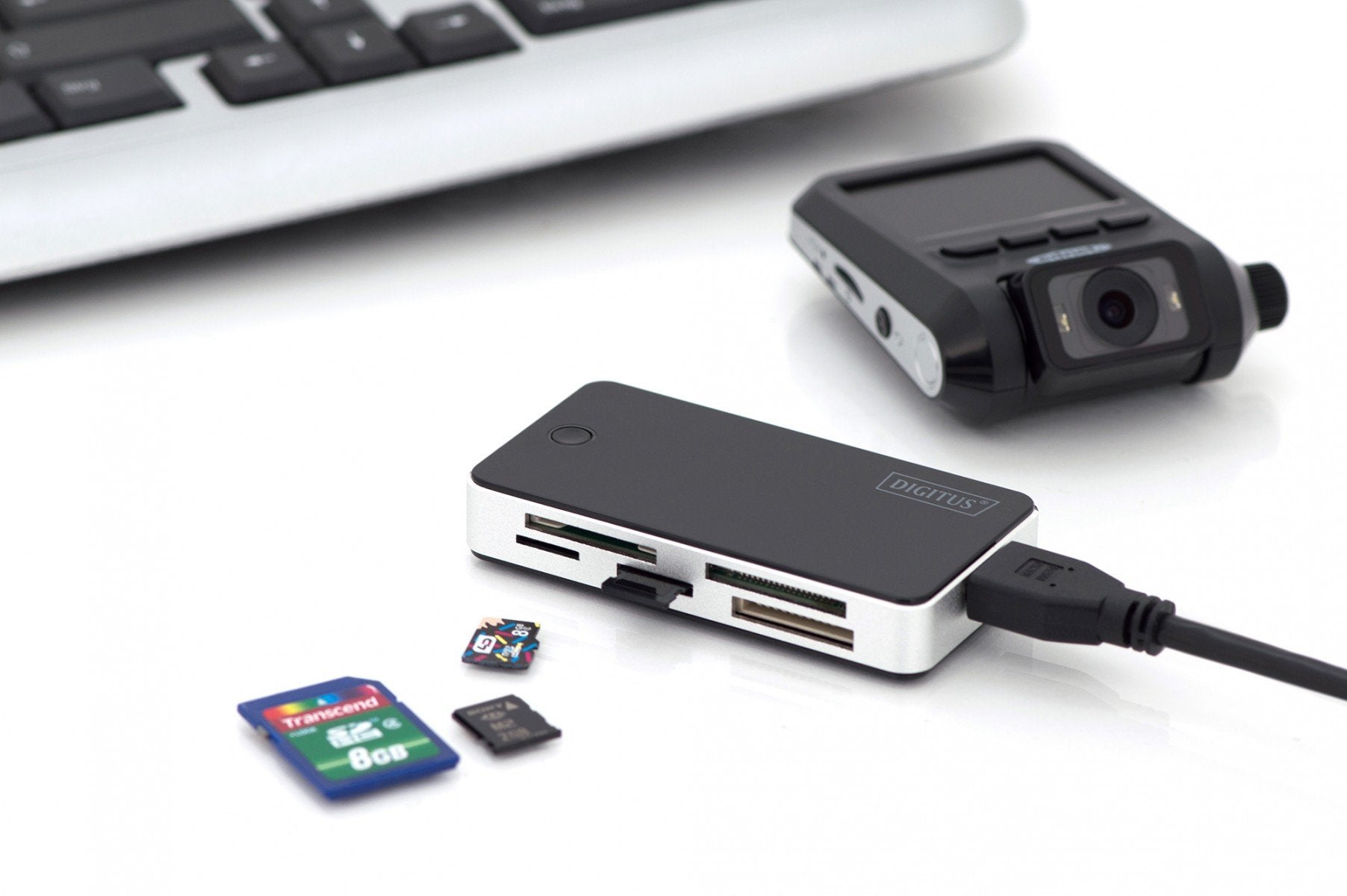Digitus DA-70330-1 lecteur de carte mémoire USB 3.2 Gen 1 (3.1 Gen 1) Noir, Blanc