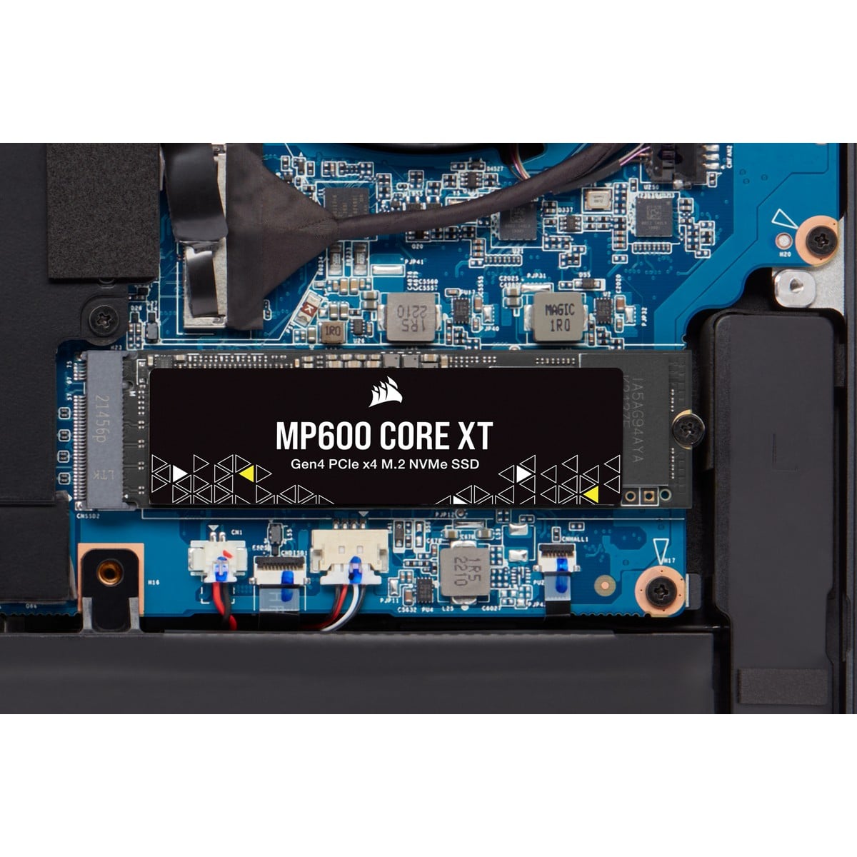 Corsair MP600 CORE XT 4 To M.2 PCI Express 4.0 NVMe QLC 3D NAND