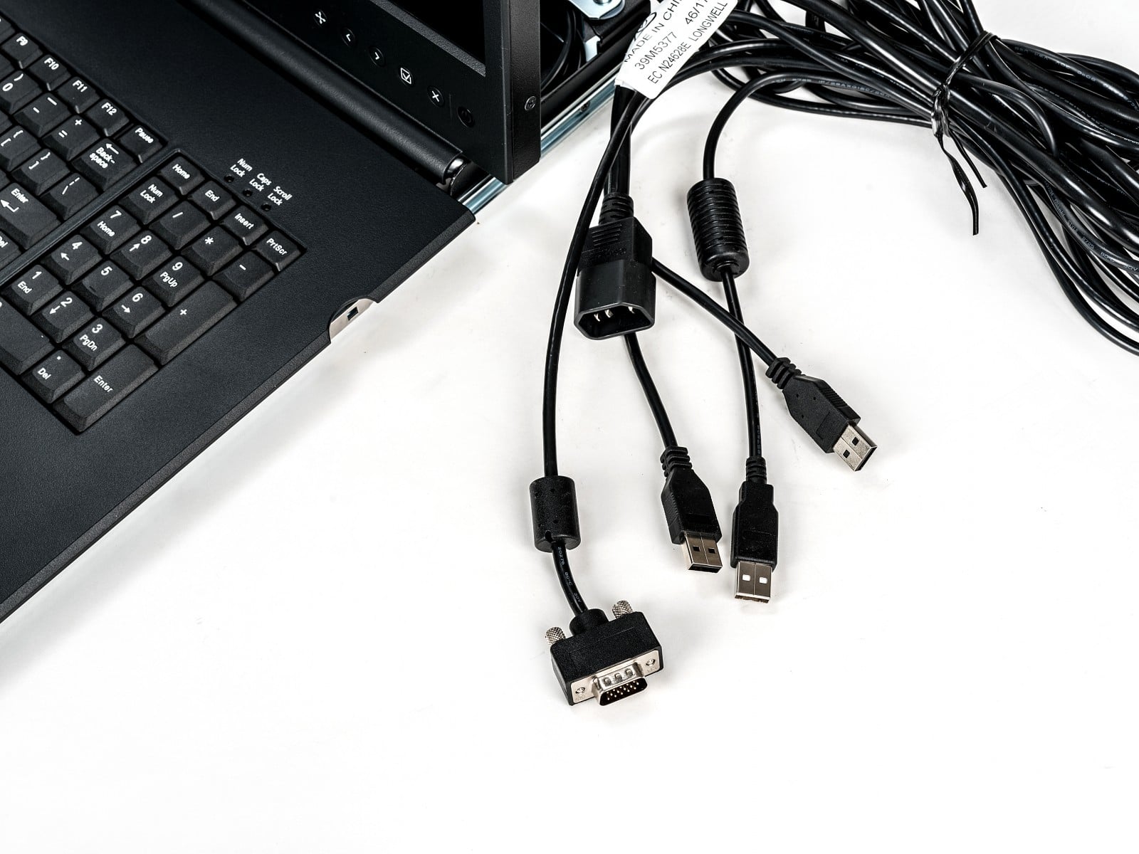 19 LCD USB KB 2USB PASS-US INTL ENG