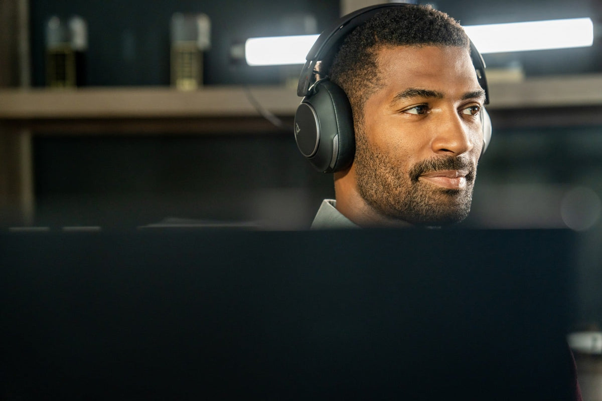 HP Poly Voyager Surround 80 UC Microsoft Teams Certified USB-C Headset +USB-C/A Adapter Sans fil Arceau Musique/Quotidien USB Type-C Bluetooth Socle de chargeme