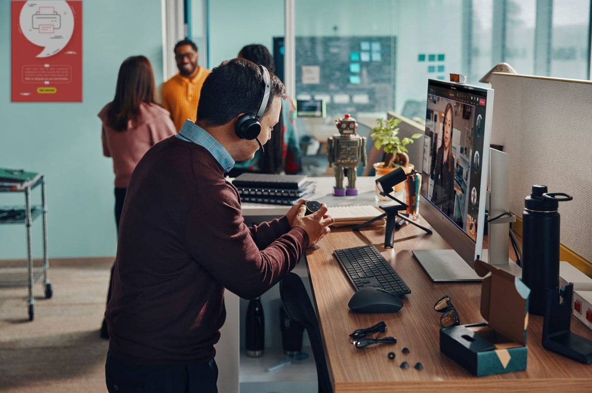 HP Poly Voyager Focus 2 USB-C-C Headset +USB-C/A Adapter Sans fil Arceau Bureau/Centre d'appels USB Type-C Bluetooth Noir