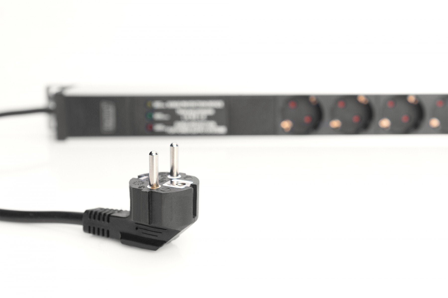 Digitus DN-95412 unité de distribution d'énergie 7 sortie(s) CA 0U Noir, Argent