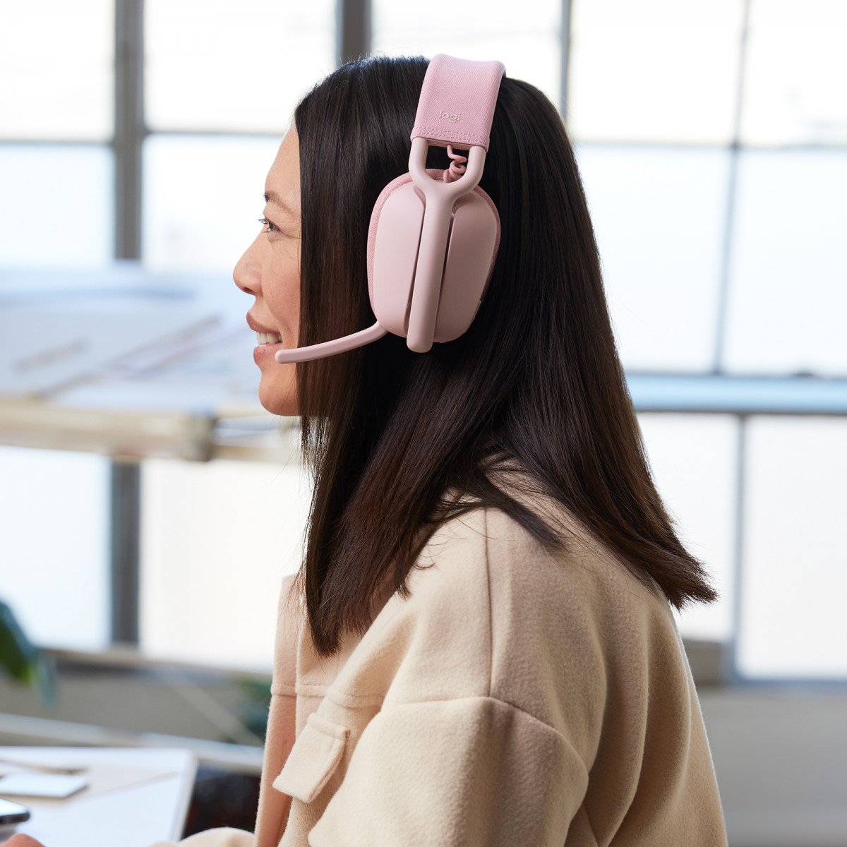 LOGITECH Zone Vibe 100 Headset full size Bluetooth wireless rose