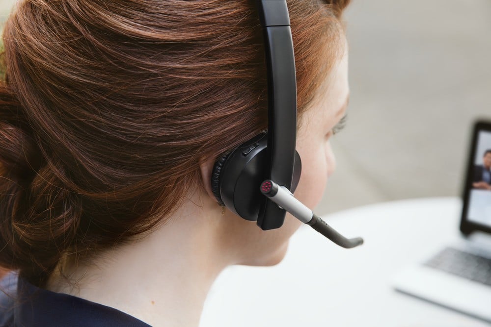 Logitech H820e Casque Sans fil Arceau Bureau/Centre d'appels Socle de chargement Noir