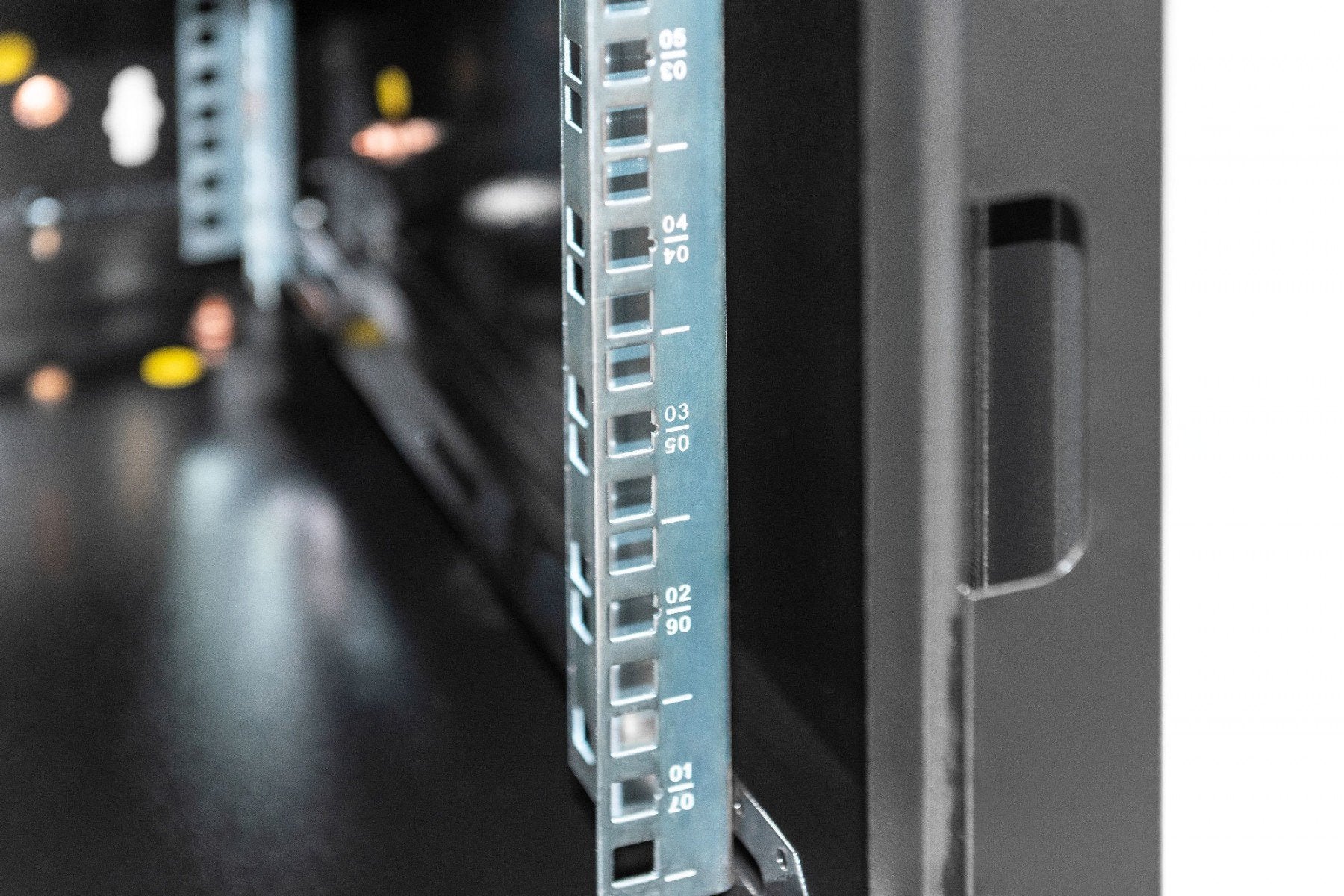 Digitus DN-19 09U-6/6-SW étagere 9U Rack monté sur le mur Noir