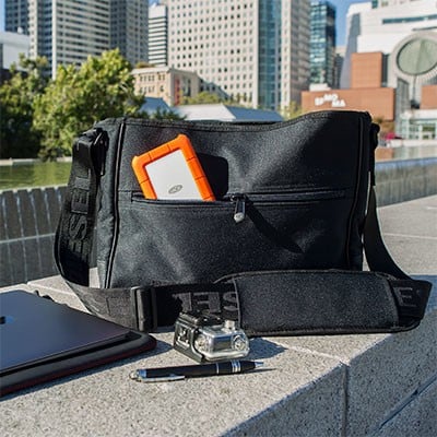 LACIE RUGGED 4To USB-C USB3.0 résistant aux chutes. compressements et à la pluie. utilisation tout terrain. orange