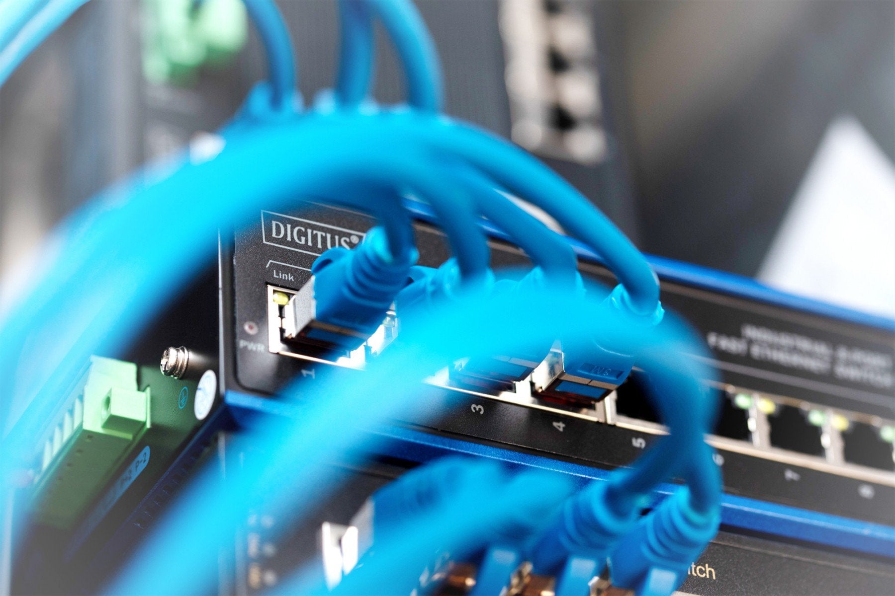Digitus DN-650106 commutateur réseau Non-géré L2 Fast Ethernet (10/100) Noir, Bleu