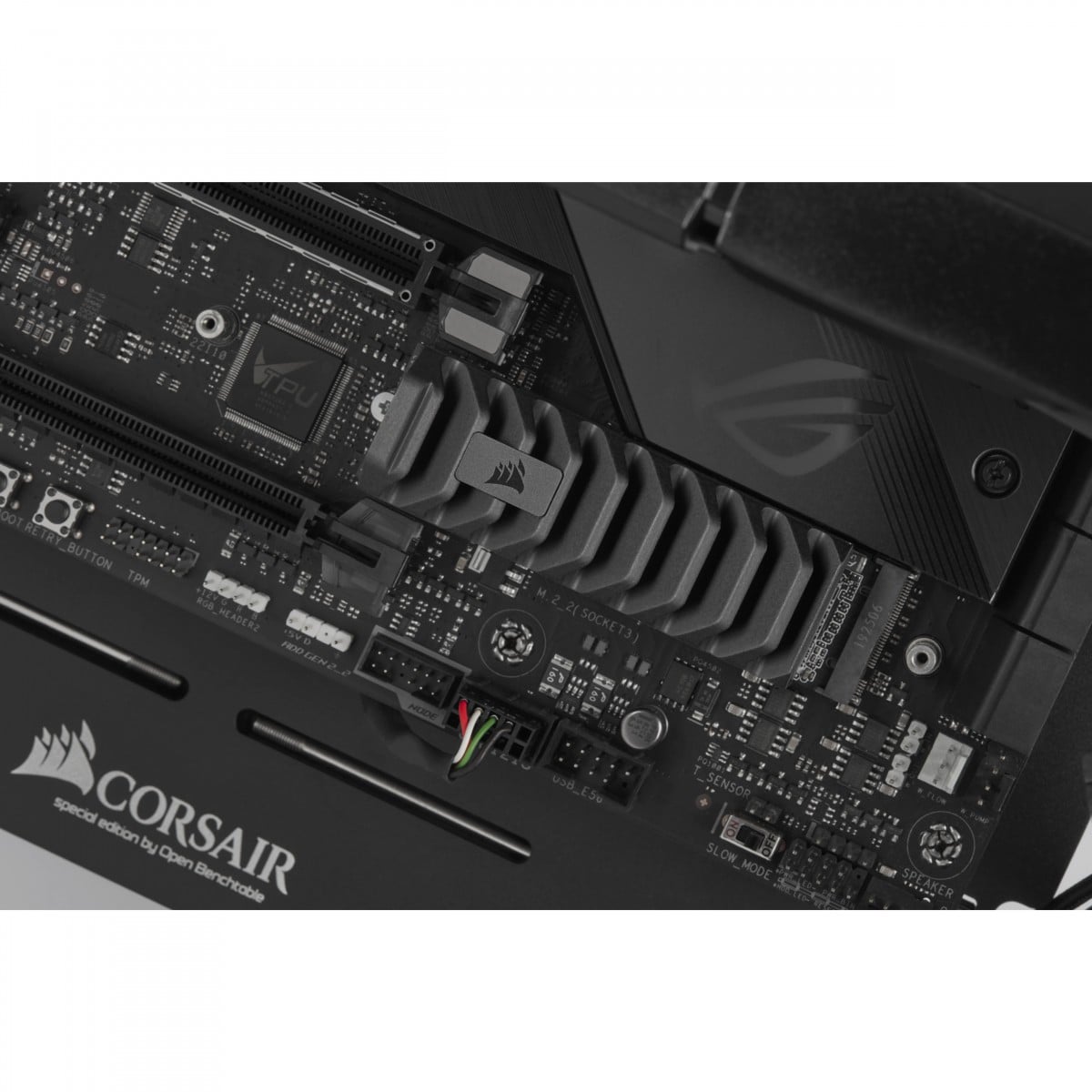 Corsair MP600 PRO XT 2 To M.2 PCI Express 4.0 NVMe 3D TLC NAND