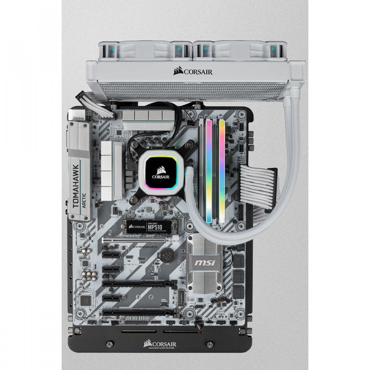 Corsair Vengeance RGB Pro module de mémoire 32 Go 2 x 16 Go DDR4 288-pin DIMM