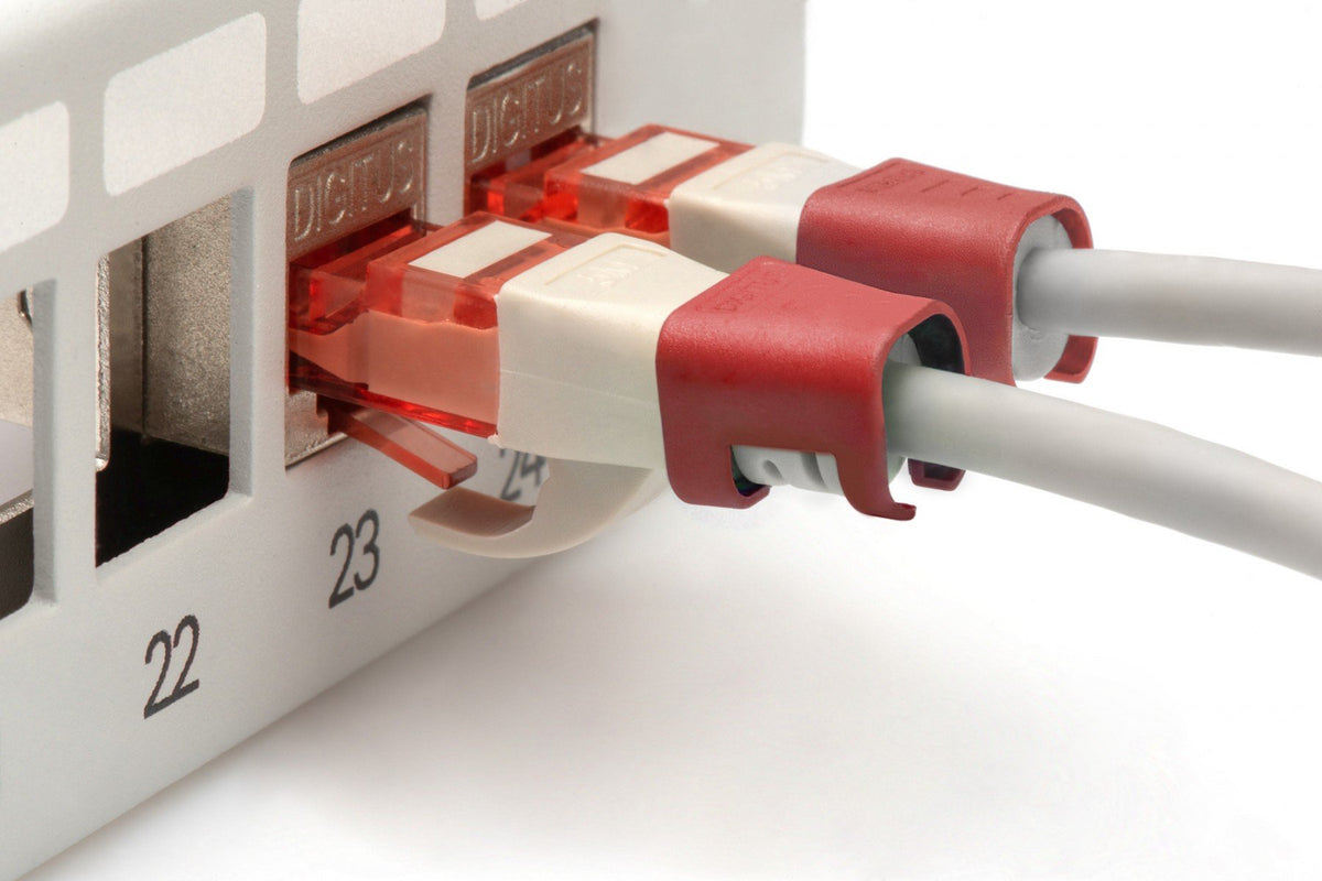 Clip coloré pour fiche RJ45, rouge, paquet de 100 pieces.
