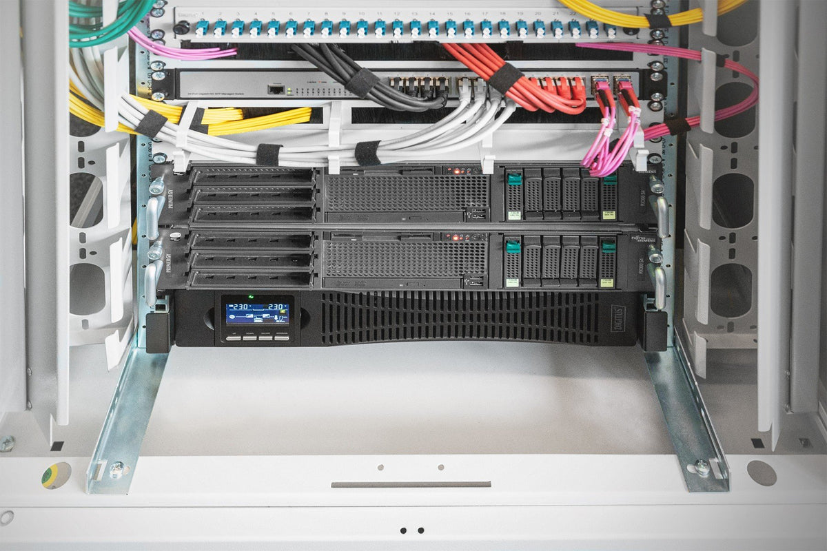 Digitus DN-170093 alimentation d'énergie non interruptible Double-conversion (en ligne) 1,5 kVA 8 sortie(s) CA