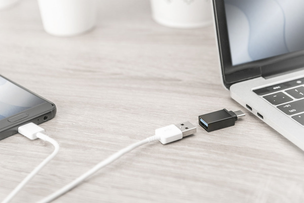 Digitus AK-300506-000-S changeur de genre de câble USB C USB A Noir