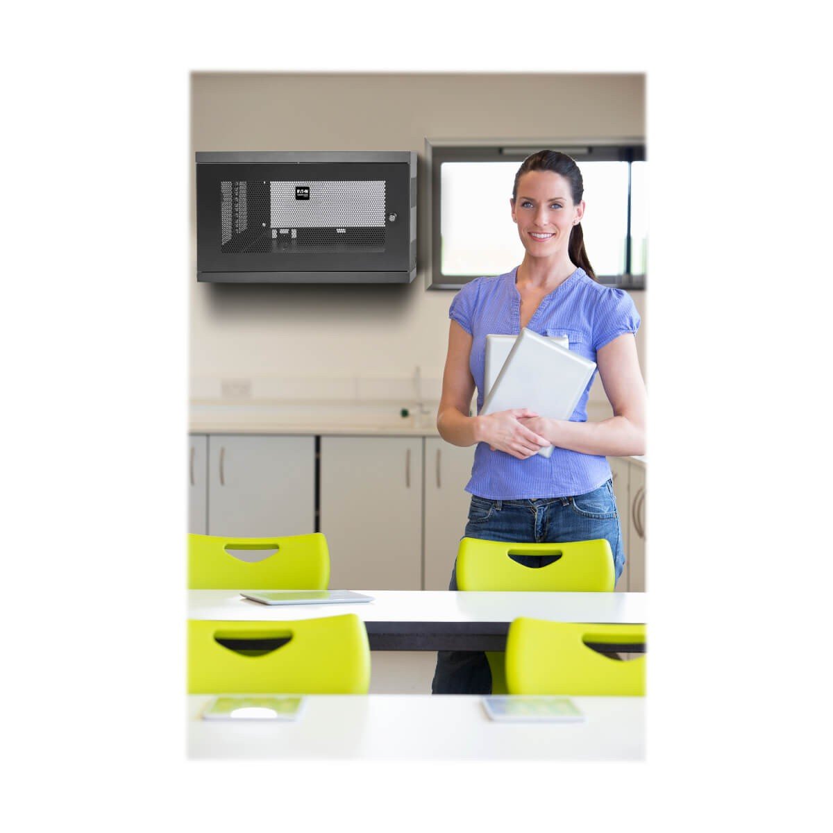 EATON TRIPPLITE 9U Wall Mount Rack Enclosure Server Cabinet w/ Door & Side Panels Rack cabinet wall mountable Black 9U 19